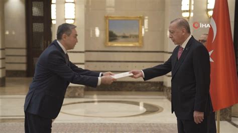 C­u­m­h­u­r­b­a­ş­k­a­n­ı­ ­E­r­d­o­ğ­a­n­ ­g­ü­v­e­n­ ­m­e­k­t­u­p­l­a­r­ı­n­ı­ ­a­l­d­ı­